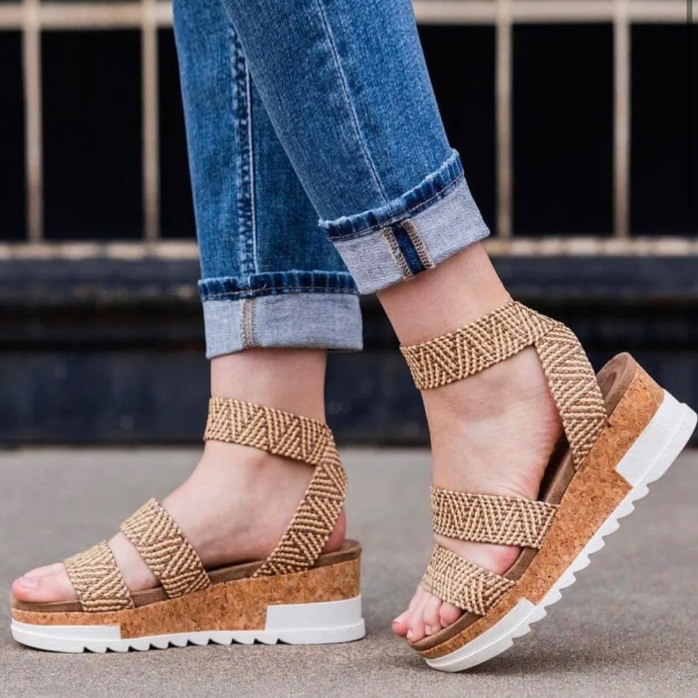 Drake Platform Sandal for Altar’d State - size 9